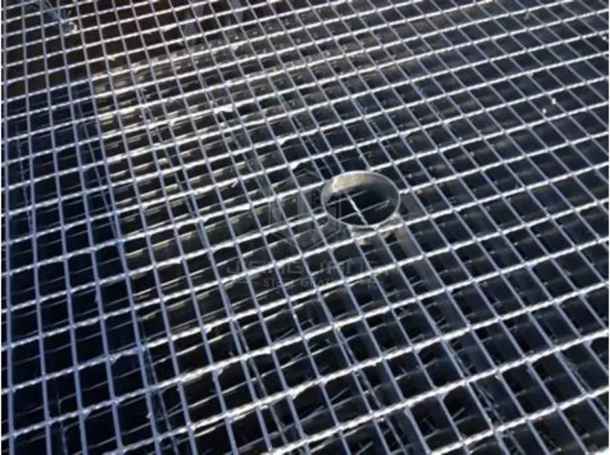 Grattaio in acciaio irregolare